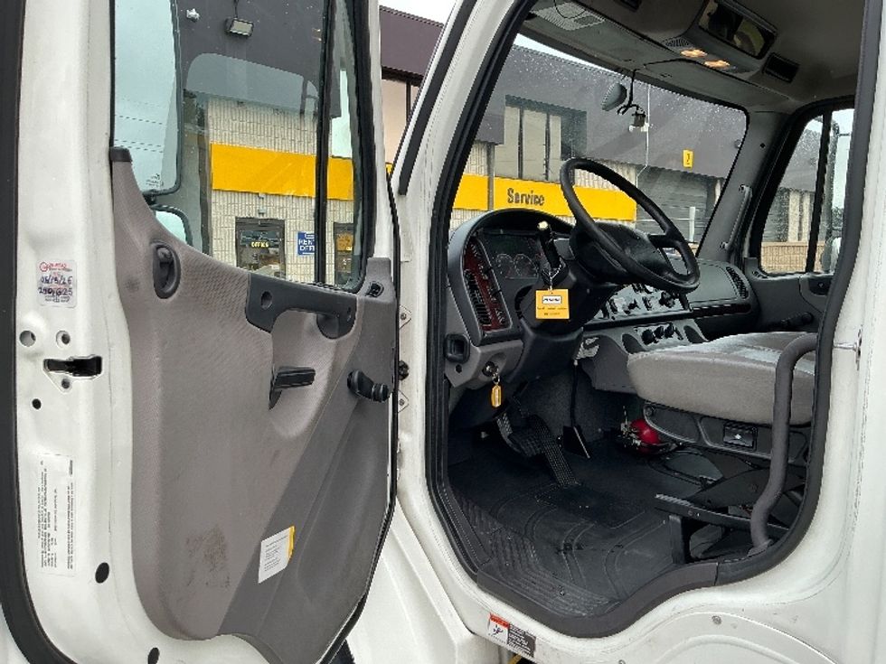 Refrigerated Truck-Light and Medium Duty Trucks-Freightliner-2022-M2-Orlando-FL-245,637\n\t\tmiles-$ 61,250 - Image 16