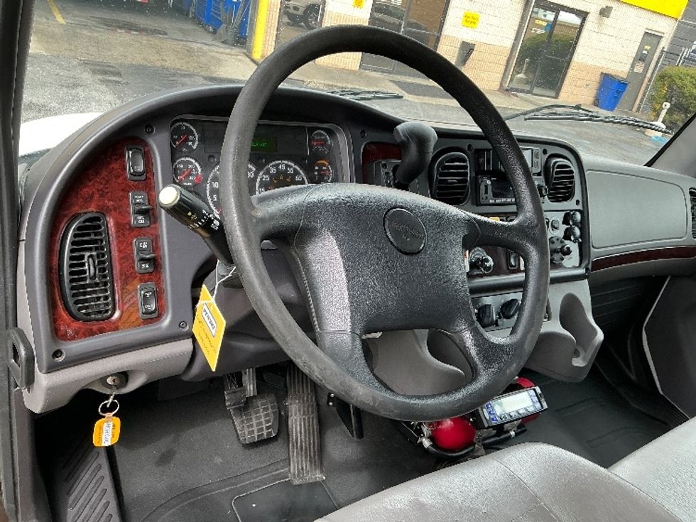 Refrigerated Truck-Light and Medium Duty Trucks-Freightliner-2022-M2-Orlando-FL-245,637\n\t\tmiles-$ 61,250 - Image 17