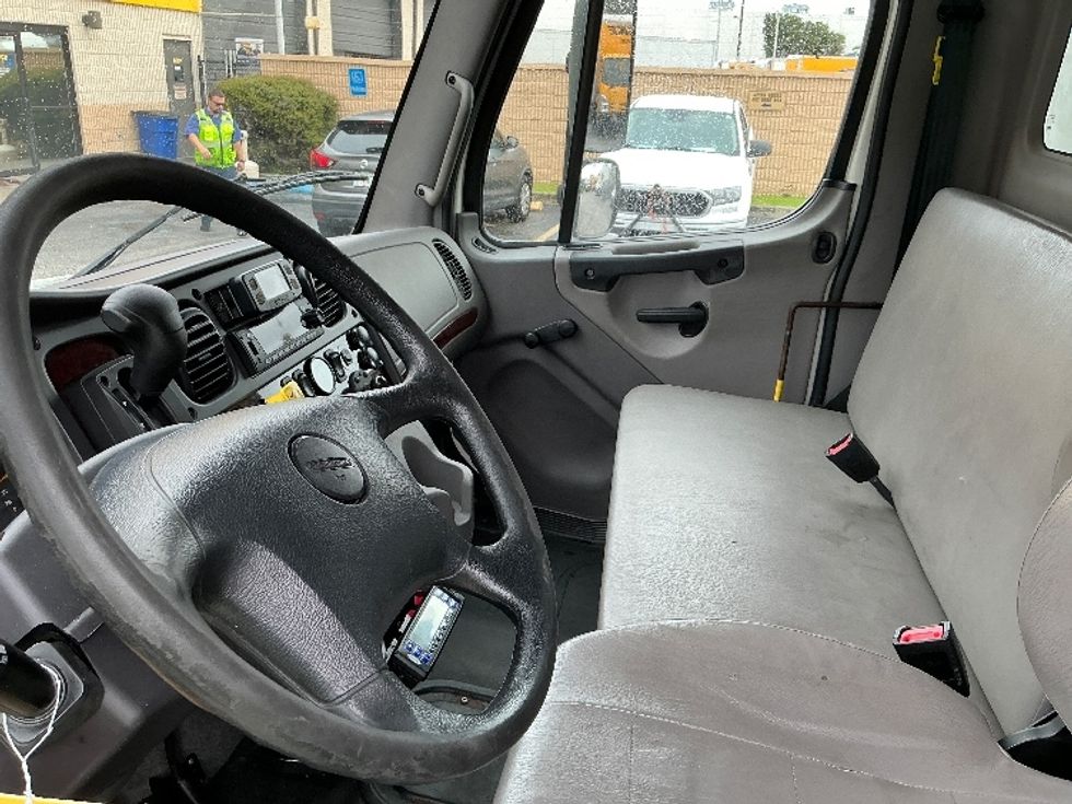 Refrigerated Truck-Light and Medium Duty Trucks-Freightliner-2022-M2-Orlando-FL-245,637\n\t\tmiles-$ 61,250 - Image 19