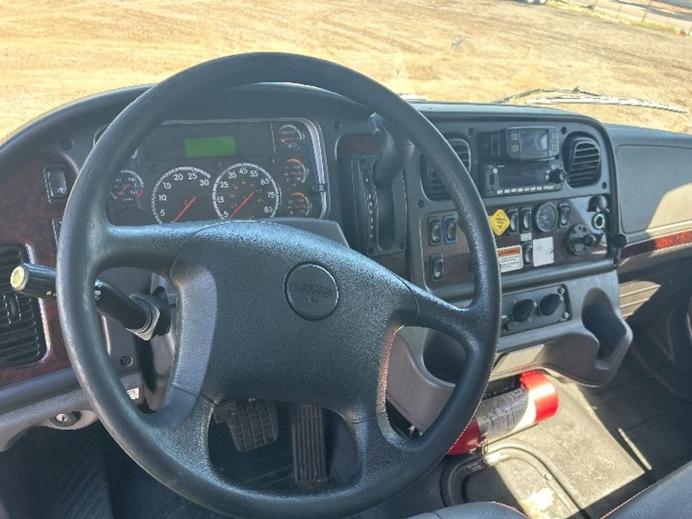 Refrigerated Truck-Light and Medium Duty Trucks-Freightliner-2022-M2-Phoenix-AZ-213,678\n\t\tmiles-$ 67,750 - Image 17