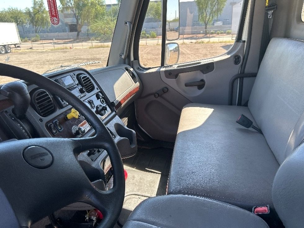 Refrigerated Truck-Light and Medium Duty Trucks-Freightliner-2022-M2-Phoenix-AZ-213,678\n\t\tmiles-$ 67,750 - Image 20