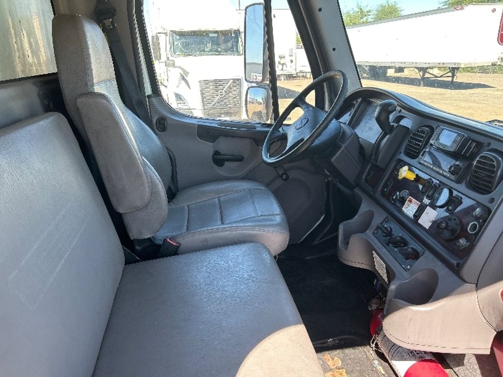 Refrigerated Truck-Light and Medium Duty Trucks-Freightliner-2022-M2-Phoenix-AZ-213,678\n\t\tmiles-$ 67,750 - Image 22
