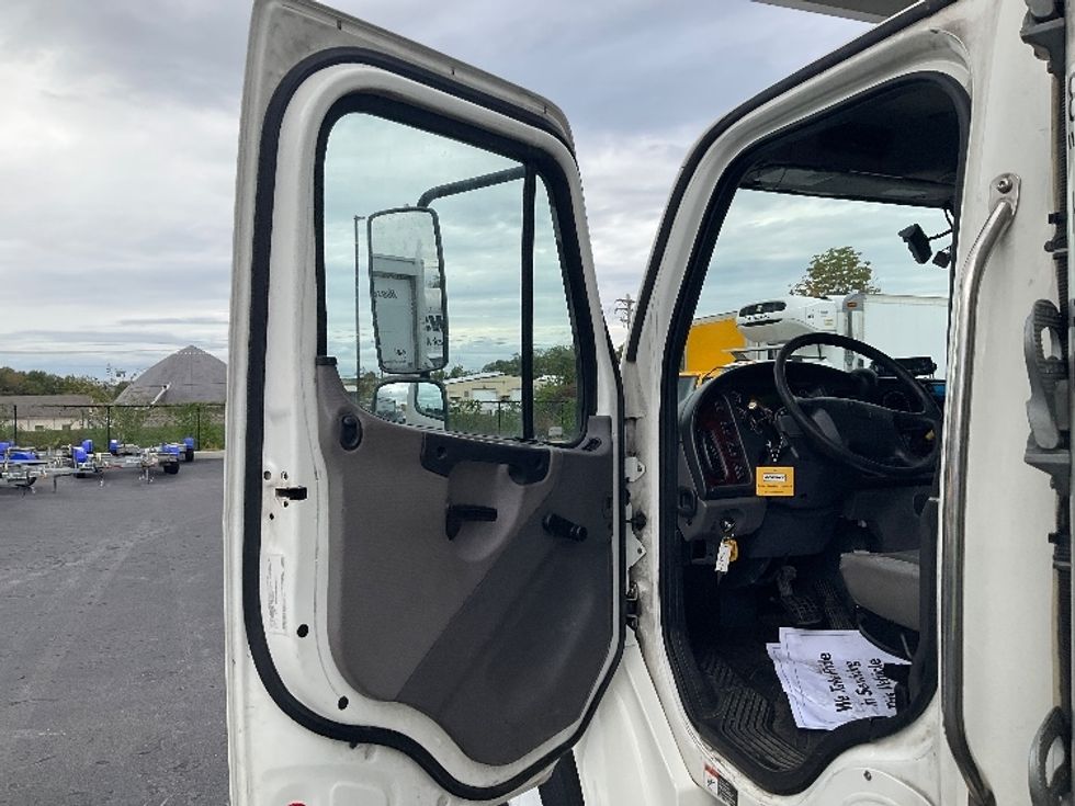 Refrigerated Truck-Light and Medium Duty Trucks-Freightliner-2022-M2-Piqua-OH-218,285\n\t\tmiles-$ 66,000 - Image 15