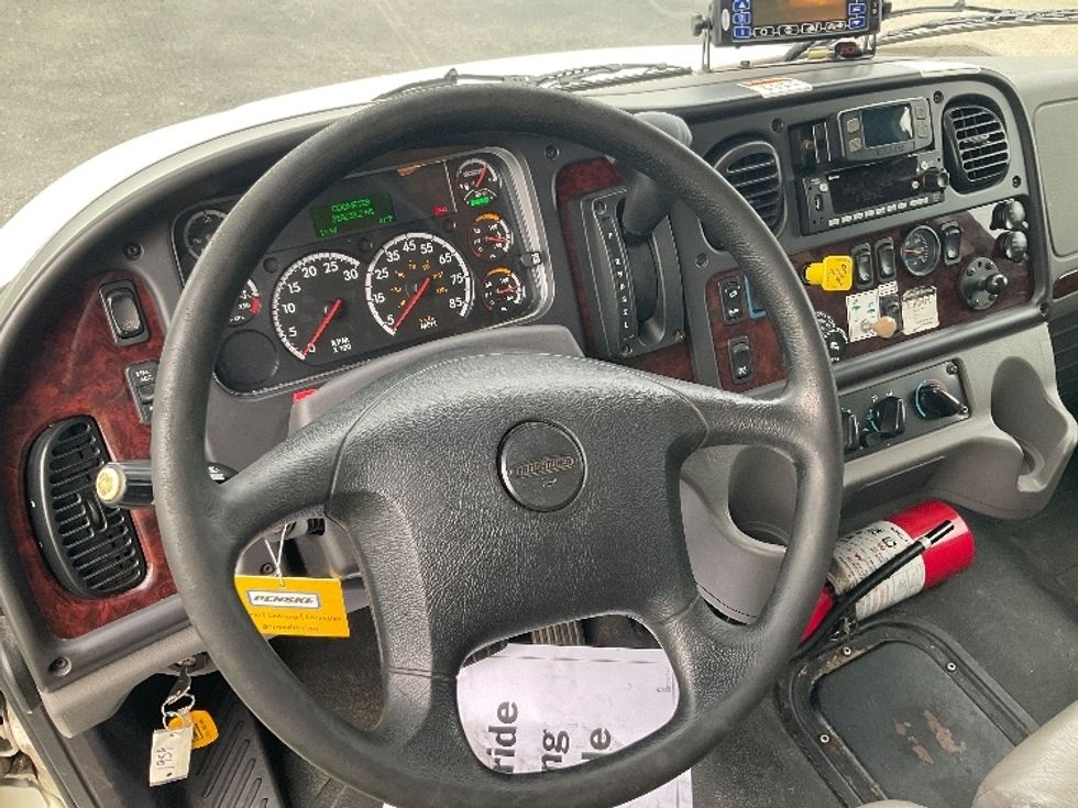 Refrigerated Truck-Light and Medium Duty Trucks-Freightliner-2022-M2-Piqua-OH-218,285\n\t\tmiles-$ 66,000 - Image 16