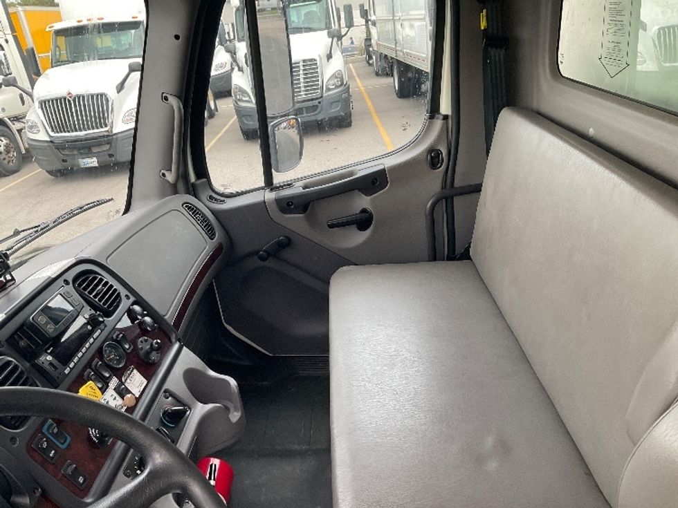 Refrigerated Truck-Light and Medium Duty Trucks-Freightliner-2022-M2-Piqua-OH-218,285\n\t\tmiles-$ 66,000 - Image 18
