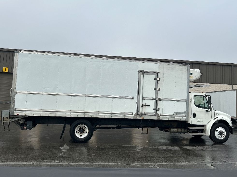 Refrigerated Truck-Light and Medium Duty Trucks-Freightliner-2022-M2-Pittsburgh-PA-222,058\n\t\tmiles-$ 62,000 - Image 15