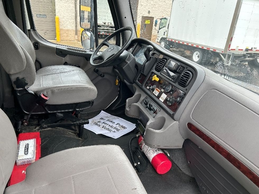 Refrigerated Truck-Light and Medium Duty Trucks-Freightliner-2022-M2-Pittsburgh-PA-222,058\n\t\tmiles-$ 62,000 - Image 22