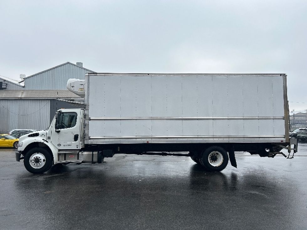 Refrigerated Truck-Light and Medium Duty Trucks-Freightliner-2022-M2-Pittsburgh-PA-222,058\n\t\tmiles-$ 62,000 - Image 4