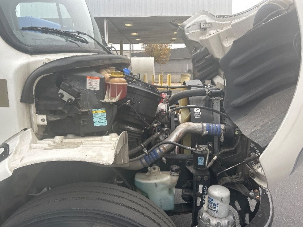 Refrigerated Truck-Light and Medium Duty Trucks-Freightliner-2022-M2-Sacramento-CA-226,560\n\t\tmiles-$ 65,750 - Image 23