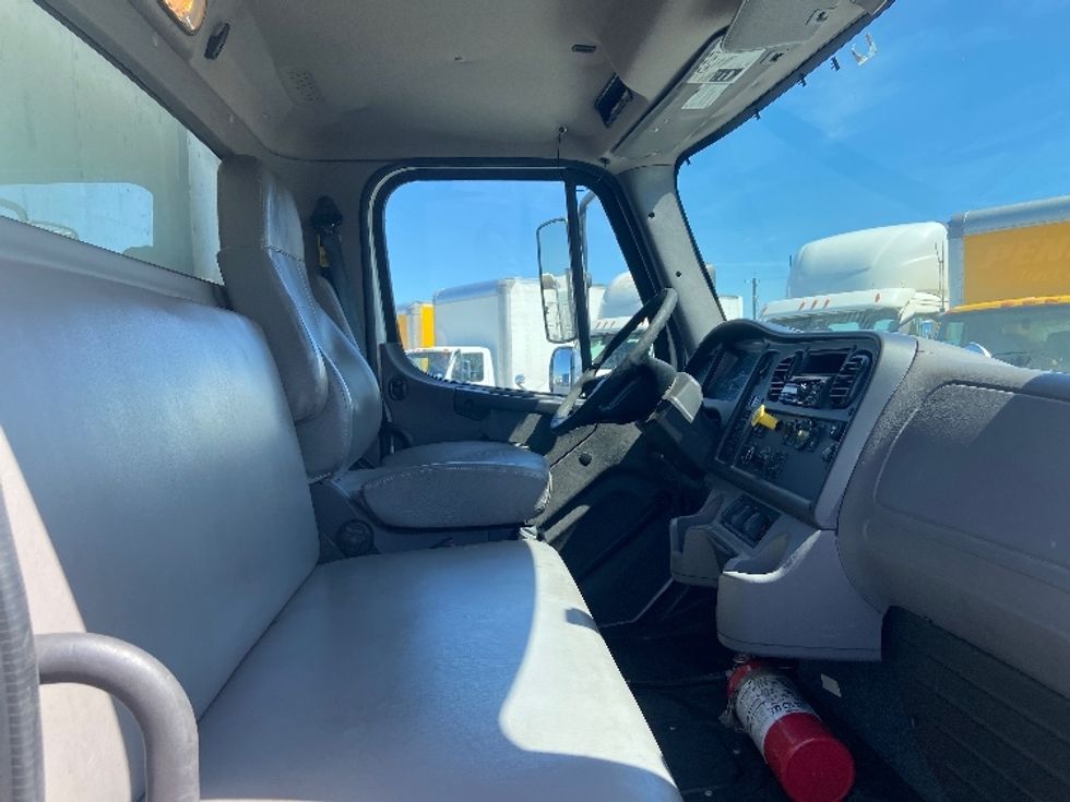 Refrigerated Truck-Light and Medium Duty Trucks-Freightliner-2022-M2-San Antonio-TX-319,546\n\t\tmiles-$ 44,750 - Image 19