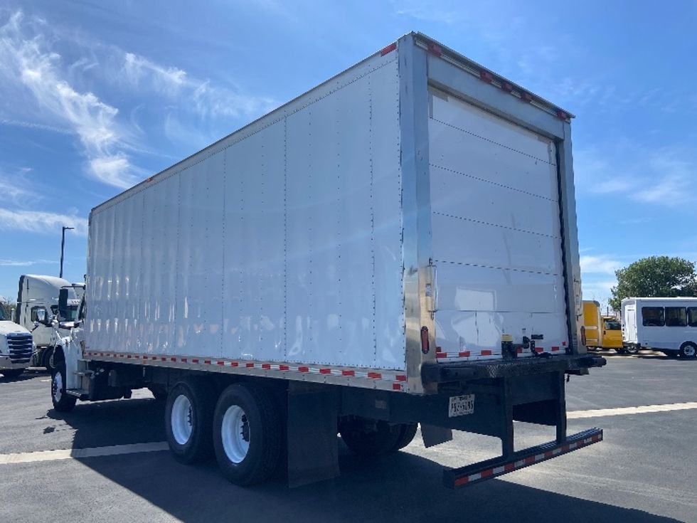 Refrigerated Truck-Light and Medium Duty Trucks-Freightliner-2022-M2-San Antonio-TX-319,546\n\t\tmiles-$ 44,750 - Image 6