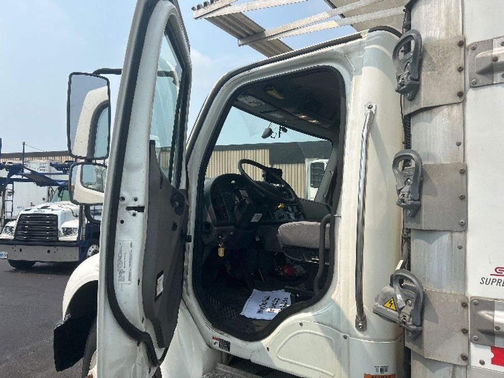 Refrigerated Truck-Light and Medium Duty Trucks-Freightliner-2022-M2-Sturtevant-WI-257,149\n\t\tmiles-$ 46,250 - Image 16