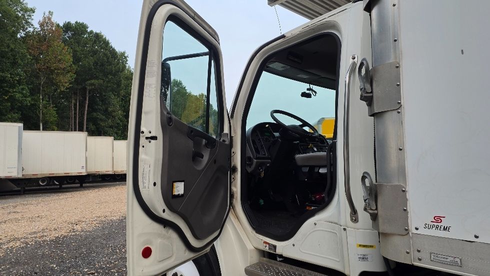 Refrigerated Truck-Light and Medium Duty Trucks-Freightliner-2022-M2-Suwanee-GA-266,452\n\t\tmiles-$ 56,000 - Image 16