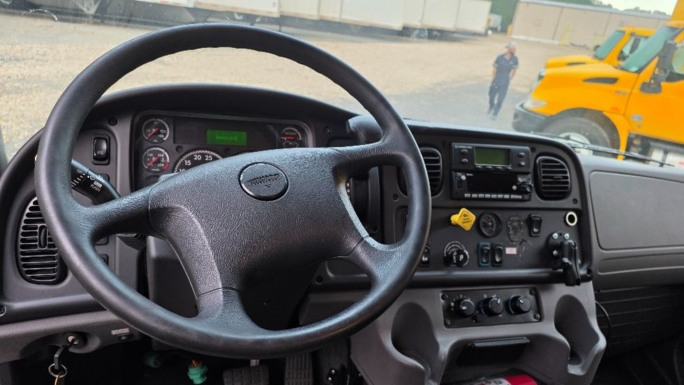 Refrigerated Truck-Light and Medium Duty Trucks-Freightliner-2022-M2-Suwanee-GA-266,452\n\t\tmiles-$ 56,000 - Image 18