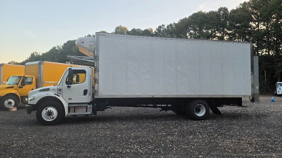 Refrigerated Truck-Light and Medium Duty Trucks-Freightliner-2022-M2-Suwanee-GA-266,452\n\t\tmiles-$ 56,000 - Image 4
