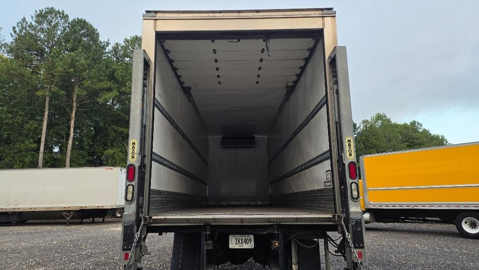 Refrigerated Truck-Light and Medium Duty Trucks-Freightliner-2022-M2-Suwanee-GA-266,452\n\t\tmiles-$ 56,000 - Image 8