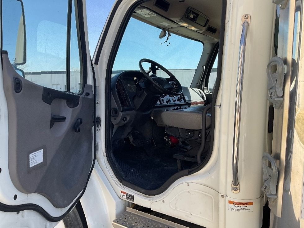 Refrigerated Truck-Light and Medium Duty Trucks-Freightliner-2022-M2-Tulsa-OK-216,201\n\t\tmiles-$ 57,750 - Image 16