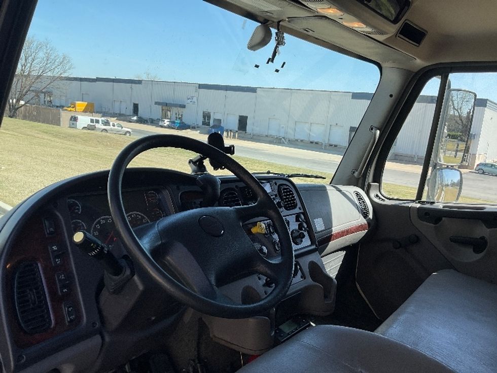 Refrigerated Truck-Light and Medium Duty Trucks-Freightliner-2022-M2-Tulsa-OK-216,201\n\t\tmiles-$ 57,750 - Image 17