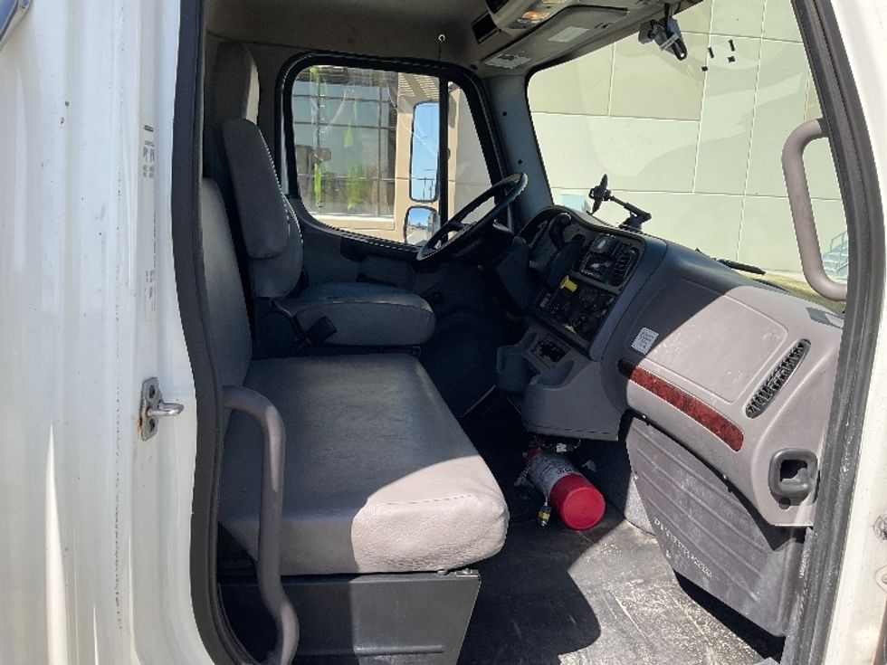 Refrigerated Truck-Light and Medium Duty Trucks-Freightliner-2022-M2-Tulsa-OK-216,201\n\t\tmiles-$ 57,750 - Image 21