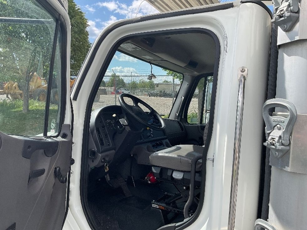Refrigerated Truck-Light and Medium Duty Trucks-Freightliner-2022-M2-West Valley City-UT-162,269\n\t\tmiles-$ 73,750 - Image 16