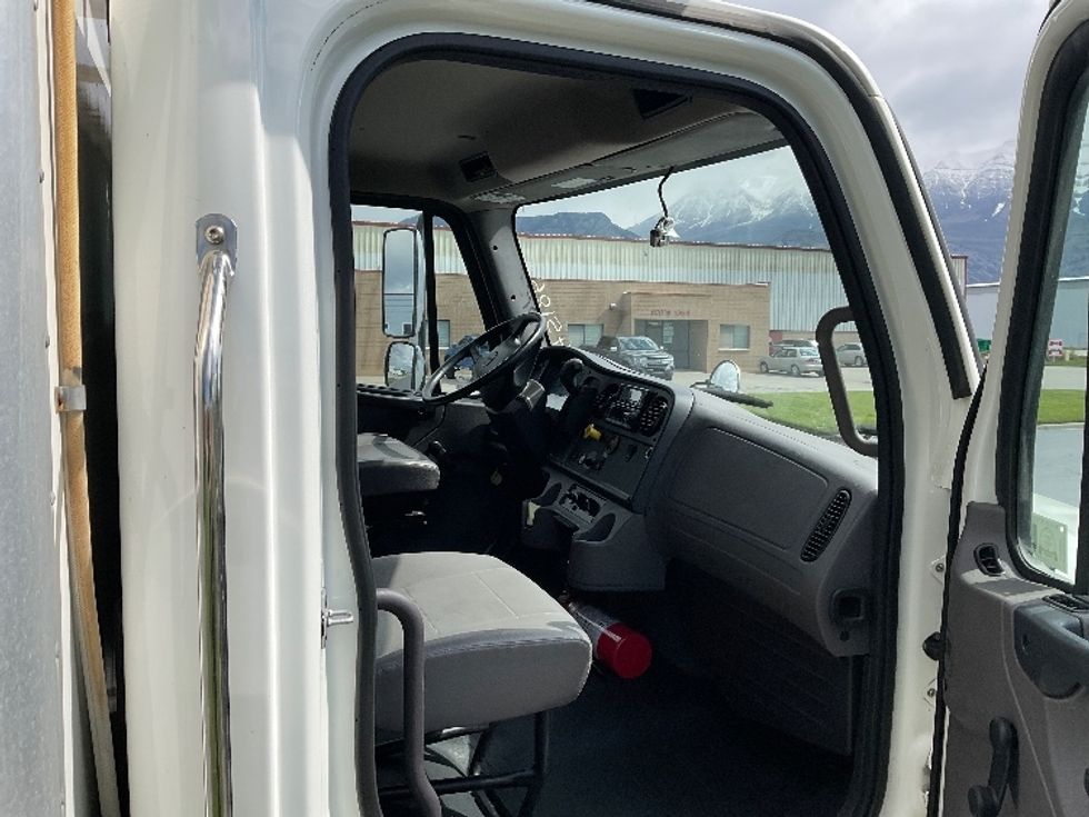 Refrigerated Truck-Light and Medium Duty Trucks-Freightliner-2022-M2-West Valley City-UT-162,269\n\t\tmiles-$ 73,750 - Image 20