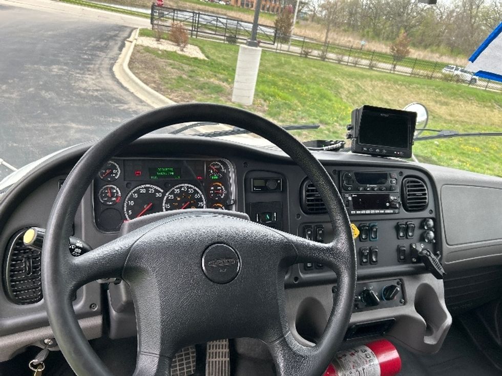 Refrigerated Truck-Light and Medium Duty Trucks-Freightliner-2022-M2-Windsor-WI-183,195\n\t\tmiles-$ 77,750 - Image 17