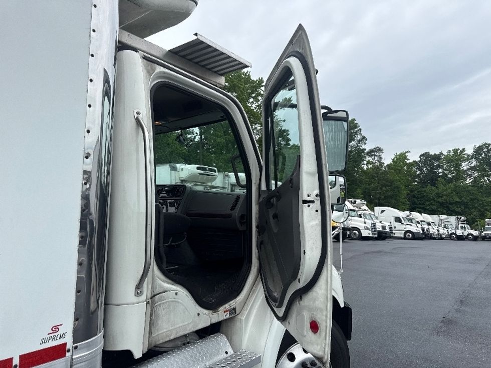 Refrigerated Truck-Light and Medium Duty Trucks-Freightliner-2022-M211242S-Jessup-MD-418,727\n\t\tmiles-$ 81,000 - Image 20