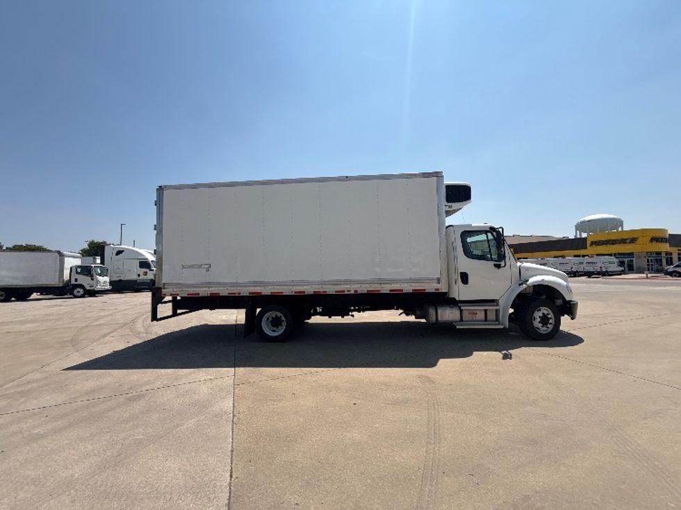 Refrigerated Truck-Light and Medium Duty Trucks-Freightliner-2023-M2-Arlington-TX-89,200\n\t\tmiles-$ 75,500 - Image 12
