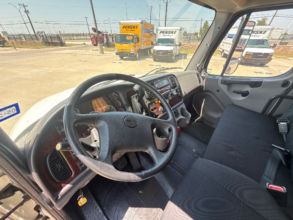 Refrigerated Truck-Light and Medium Duty Trucks-Freightliner-2023-M2-Arlington-TX-89,200\n\t\tmiles-$ 75,500 - Image 14