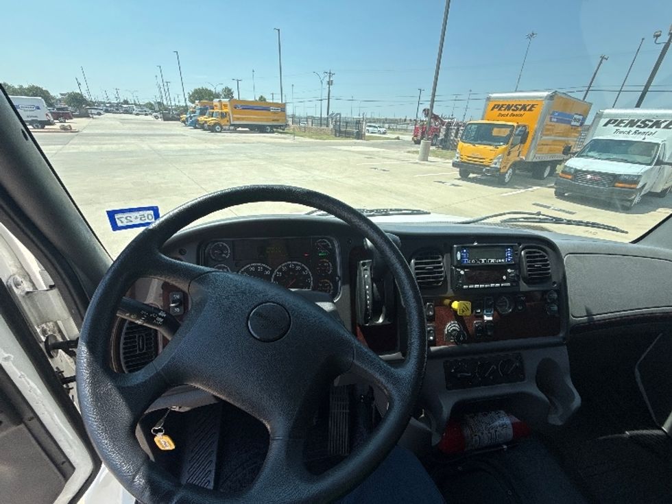 Refrigerated Truck-Light and Medium Duty Trucks-Freightliner-2023-M2-Arlington-TX-89,200\n\t\tmiles-$ 75,500 - Image 15