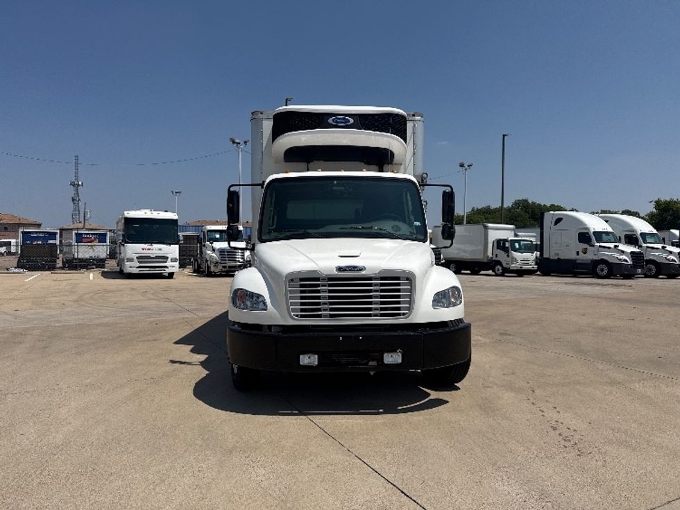Refrigerated Truck-Light and Medium Duty Trucks-Freightliner-2023-M2-Arlington-TX-89,200\n\t\tmiles-$ 75,500 - Image 2