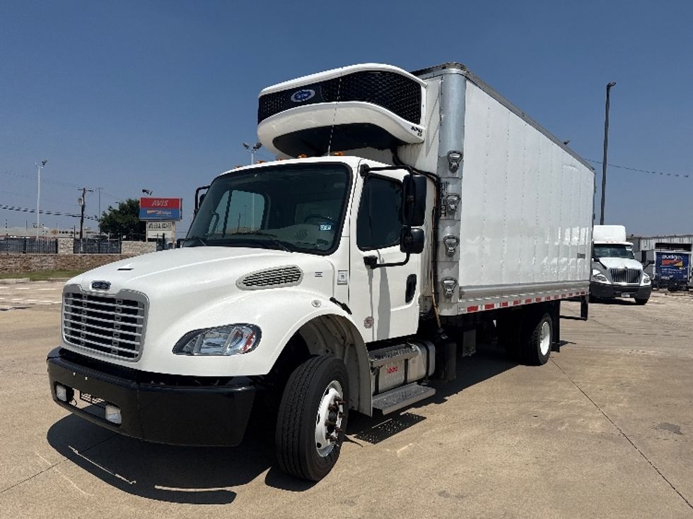 Refrigerated Truck-Light and Medium Duty Trucks-Freightliner-2023-M2-Arlington-TX-89,200\n\t\tmiles-$ 75,500 - Image 3