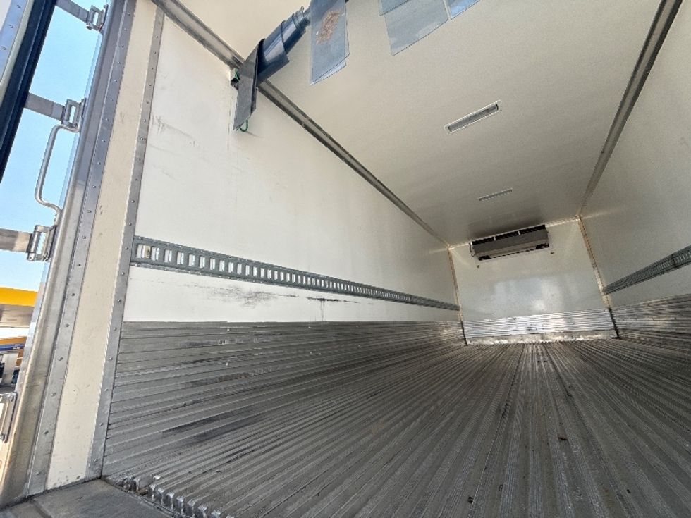 Refrigerated Truck-Light and Medium Duty Trucks-Freightliner-2023-M2-Arlington-TX-89,200\n\t\tmiles-$ 75,500 - Image 8