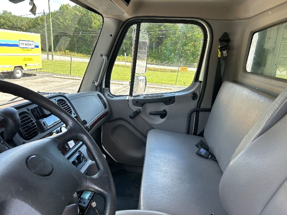 Refrigerated Truck-Light and Medium Duty Trucks-Freightliner-2023-M2-Atlanta-GA-238,832\n\t\tmiles-$ 74,750 - Image 18