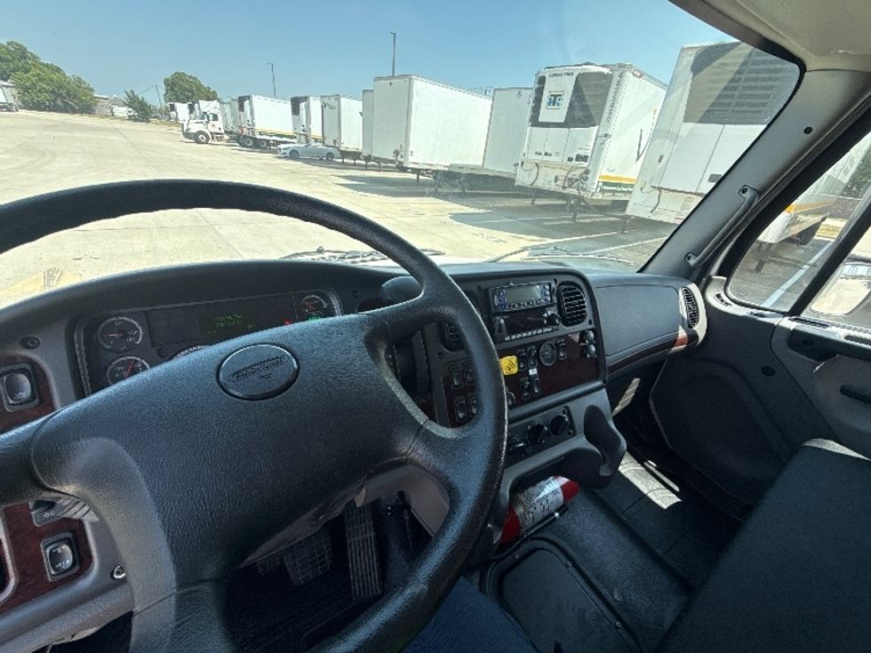 Refrigerated Truck-Light and Medium Duty Trucks-Freightliner-2023-M2-Fort Worth-TX-69,264\n\t\tmiles-$ 84,000 - Image 14