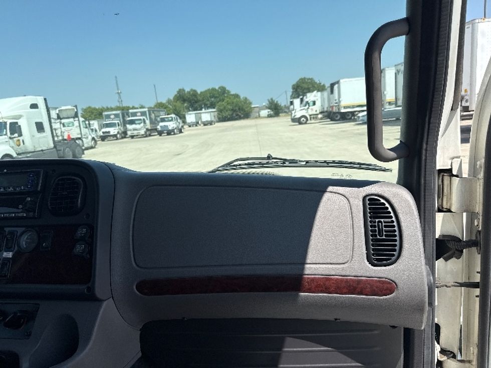 Refrigerated Truck-Light and Medium Duty Trucks-Freightliner-2023-M2-Fort Worth-TX-69,264\n\t\tmiles-$ 84,000 - Image 18