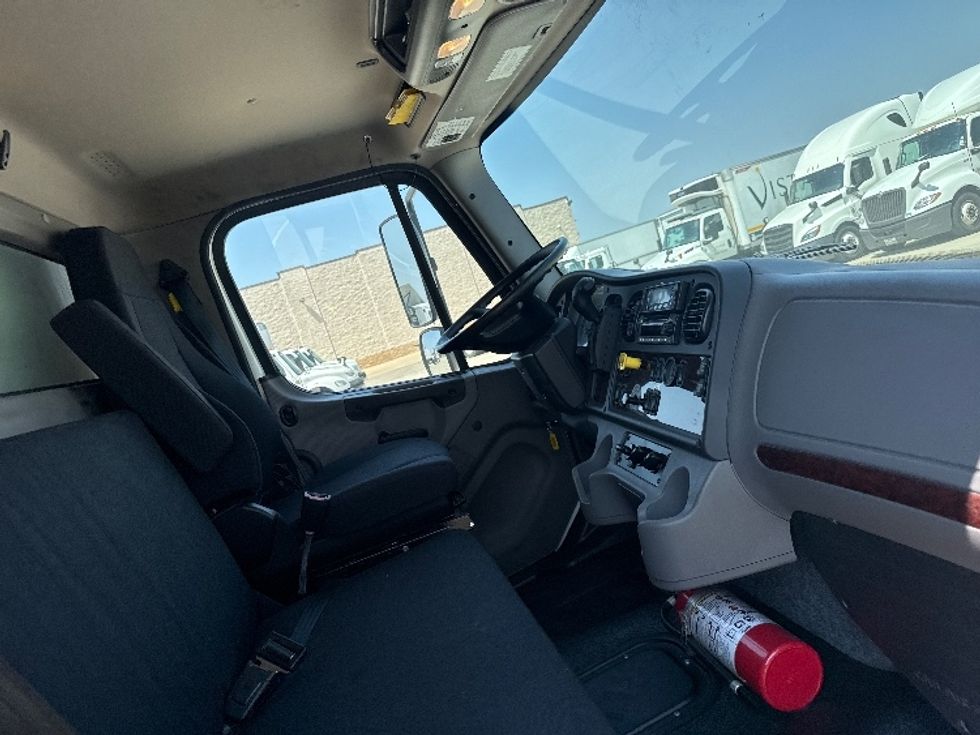 Refrigerated Truck-Light and Medium Duty Trucks-Freightliner-2023-M2-Fort Worth-TX-69,264\n\t\tmiles-$ 84,000 - Image 19