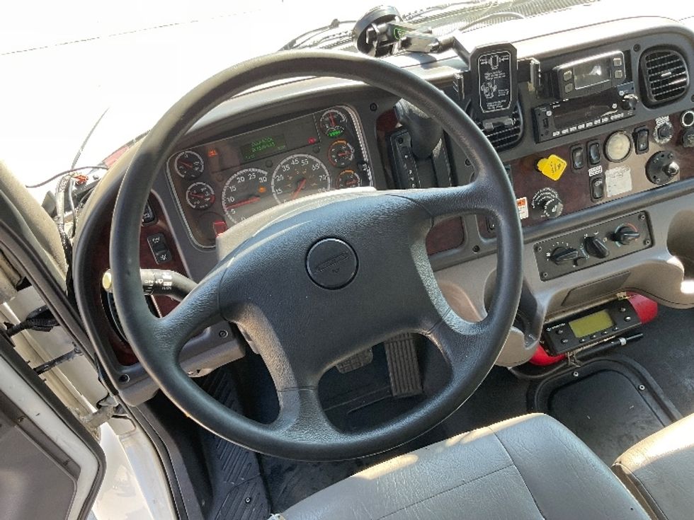 Refrigerated Truck-Light and Medium Duty Trucks-Freightliner-2023-M2-Knoxville-TN-273,752\n\t\tmiles-$ 67,750 - Image 18