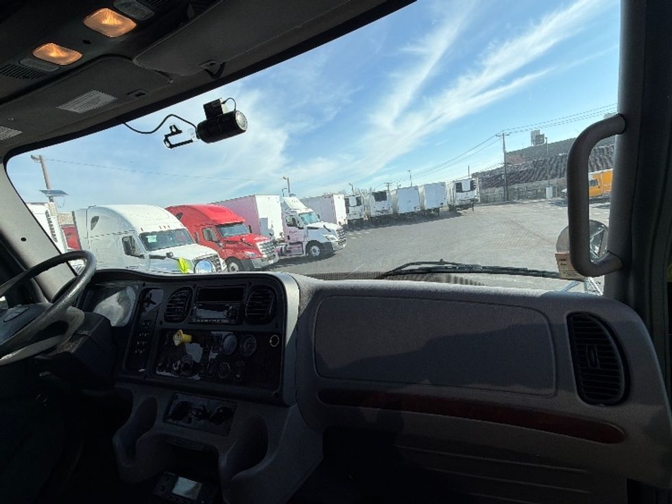 Refrigerated Truck-Light and Medium Duty Trucks-Freightliner-2023-M2-Linden-NJ-123,522\n\t\tmiles-$ 95,750 - Image 17