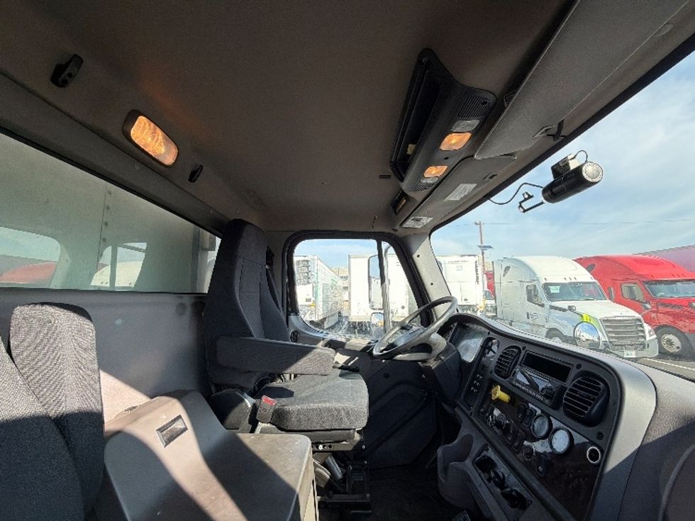 Refrigerated Truck-Light and Medium Duty Trucks-Freightliner-2023-M2-Linden-NJ-123,522\n\t\tmiles-$ 95,750 - Image 18