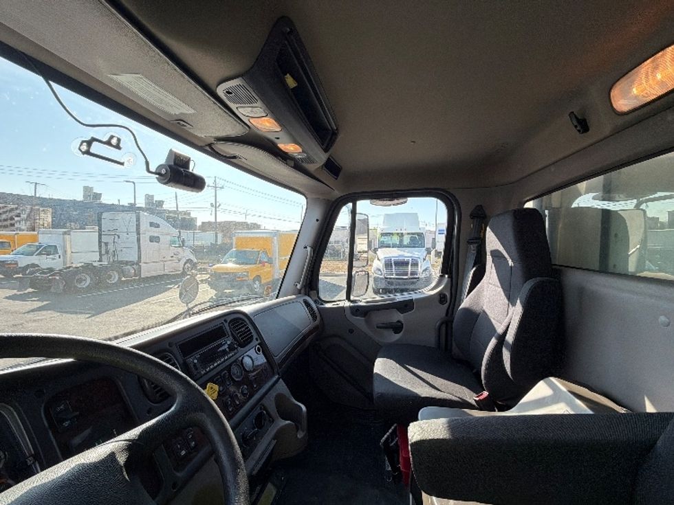 Refrigerated Truck-Light and Medium Duty Trucks-Freightliner-2023-M2-Linden-NJ-123,522\n\t\tmiles-$ 95,750 - Image 22