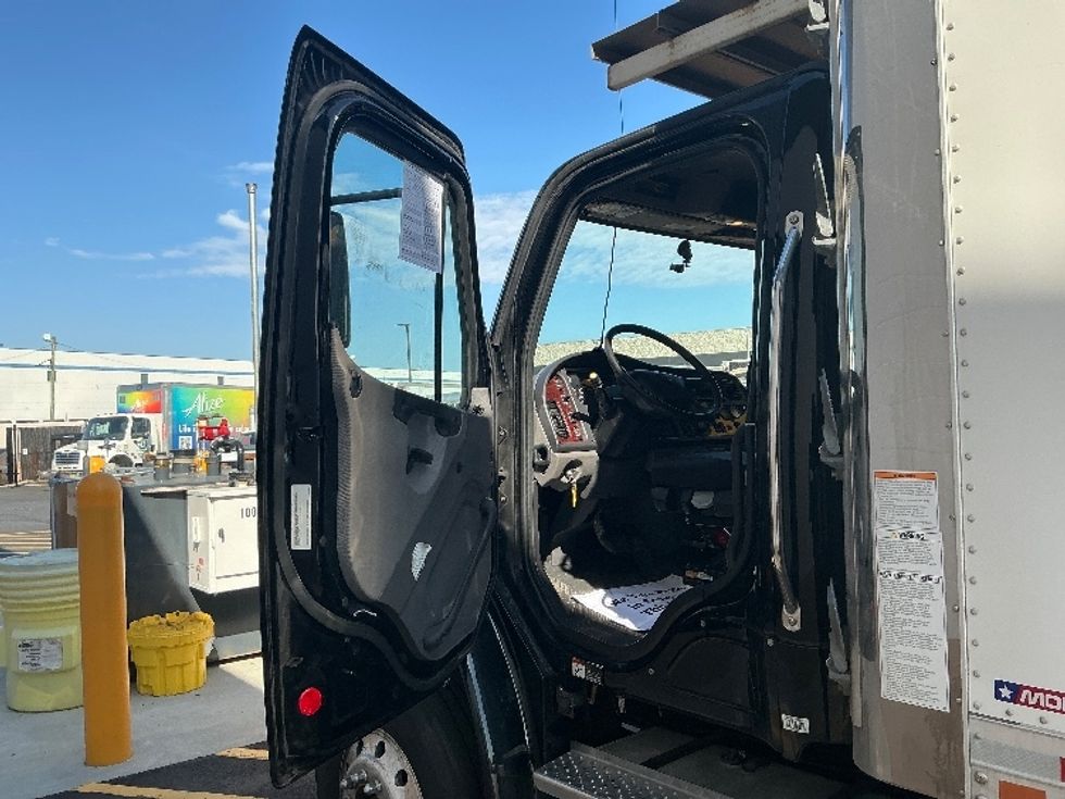 Refrigerated Truck-Light and Medium Duty Trucks-Freightliner-2023-M2-Linden-NJ-133,680\n\t\tmiles-$ 94,000 - Image 16