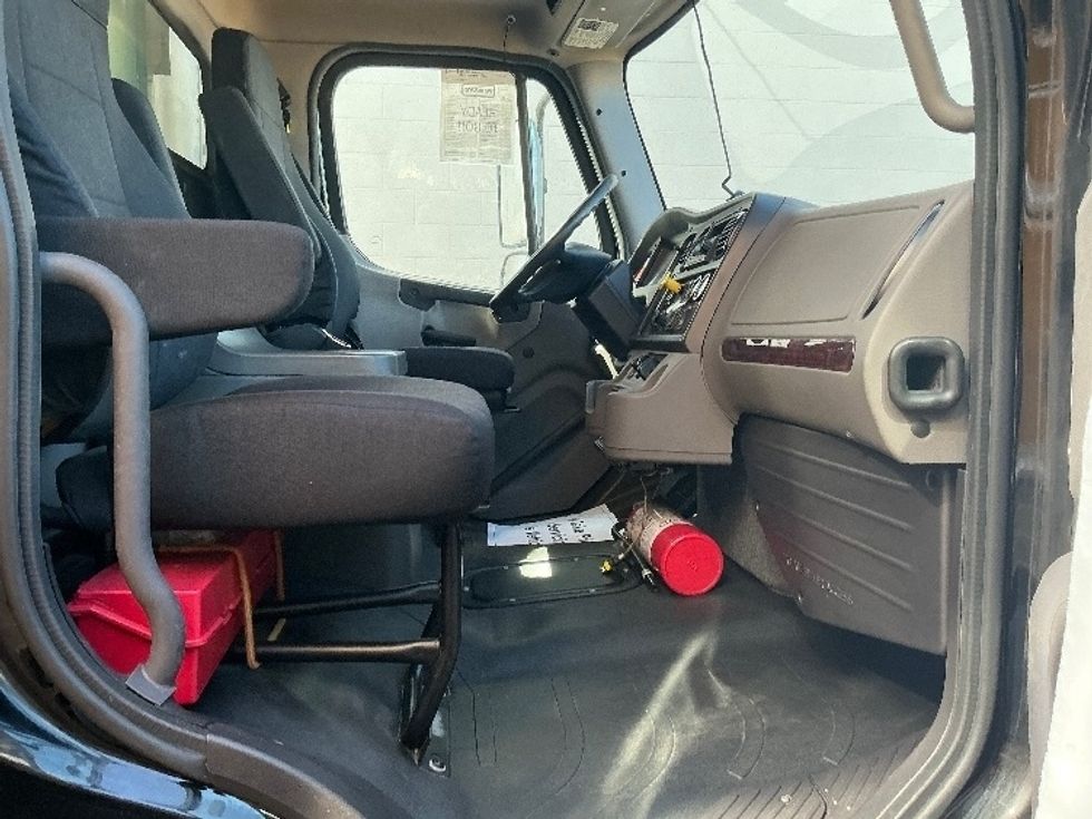 Refrigerated Truck-Light and Medium Duty Trucks-Freightliner-2023-M2-Linden-NJ-133,680\n\t\tmiles-$ 94,000 - Image 21