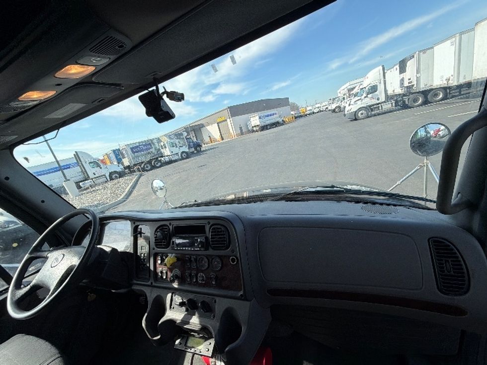Refrigerated Truck-Light and Medium Duty Trucks-Freightliner-2023-M2-Linden-NJ-140,390\n\t\tmiles-$ 93,000 - Image 17