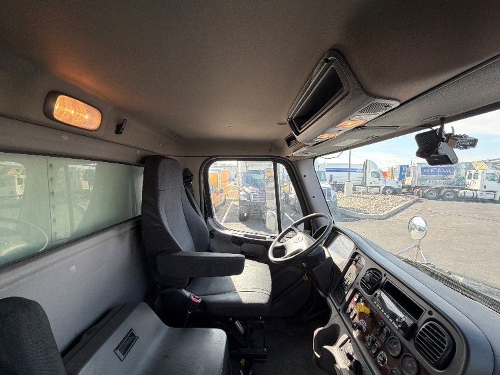 Refrigerated Truck-Light and Medium Duty Trucks-Freightliner-2023-M2-Linden-NJ-140,390\n\t\tmiles-$ 93,000 - Image 18