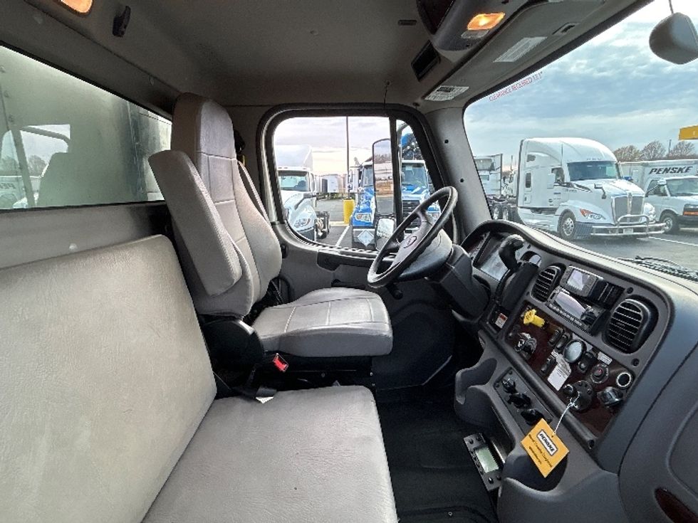 Refrigerated Truck-Light and Medium Duty Trucks-Freightliner-2023-M2-Madison-AL-232,726\n\t\tmiles-$ 75,500 - Image 22