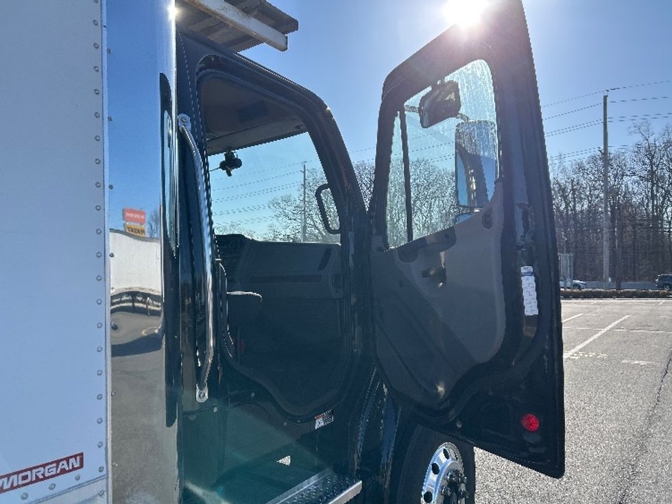 Refrigerated Truck-Light and Medium Duty Trucks-Freightliner-2023-M2-Monmouth Junction-NJ-152,087\n\t\tmiles-$ 92,500 - Image 20