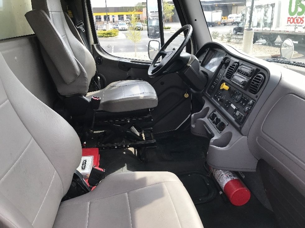 Refrigerated Truck-Light and Medium Duty Trucks-Freightliner-2023-M2-Windsor-WI-187,521\n\t\tmiles-$ 86,500 - Image 22