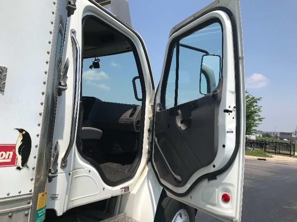 Refrigerated Truck-Light and Medium Duty Trucks-Freightliner-2023-M2-Windsor-WI-219,125\n\t\tmiles-$ 79,000 - Image 20