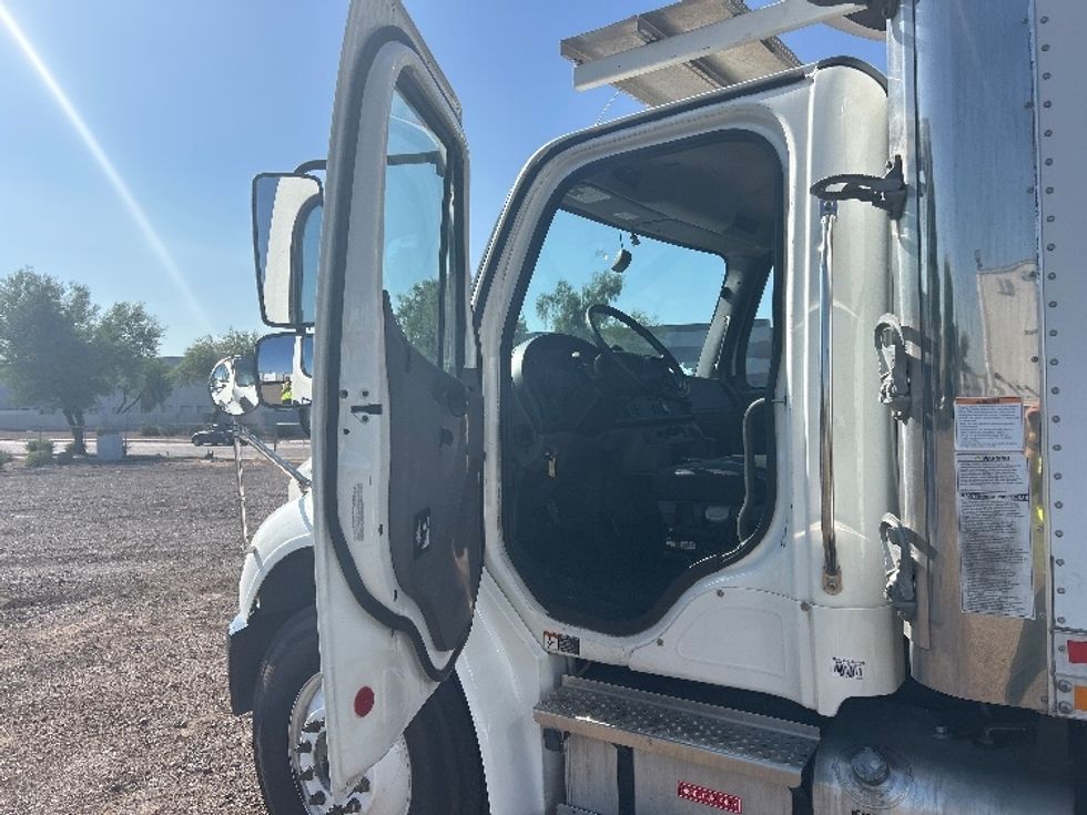 Refrigerated Truck-Light and Medium Duty Trucks-Freightliner-2024-M2-Phoenix-AZ-224,911\n\t\tmiles-$ 81,500 - Image 16
